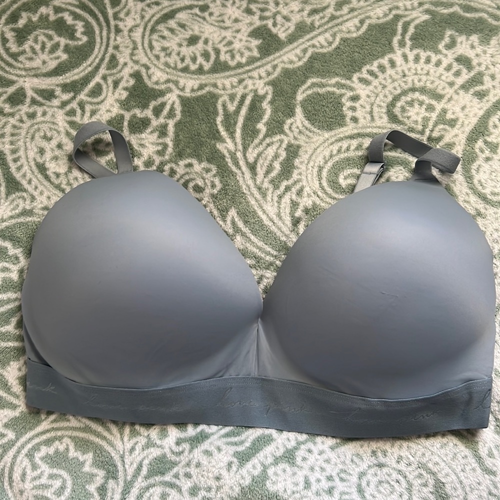 PINK Everywhere Wireless Push-Up Bra